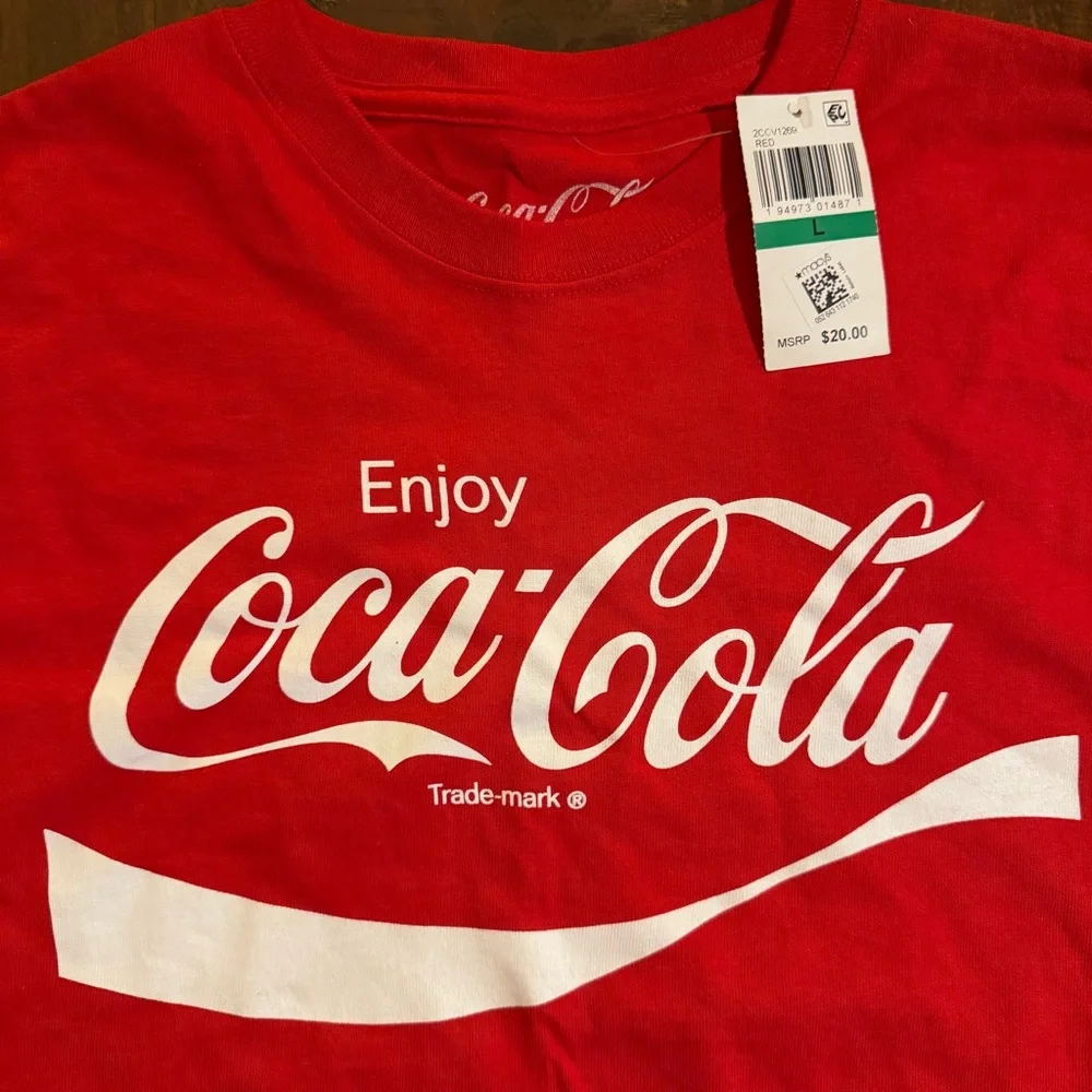 NWT Coca Cola Red T-Shirt - Size L - Picture 2 of 6